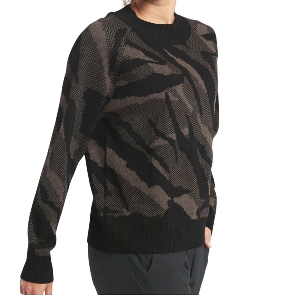 Athleta Women Luxe Jacquard Wool Blend Sweater Abstract Animal Grey Small EUC